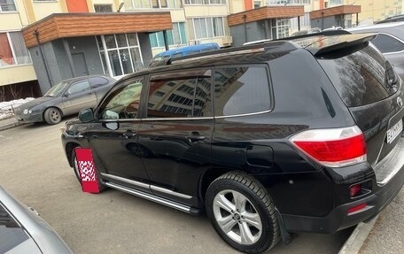 Toyota Highlander III, 2012 год, 2 100 000 рублей, 2 фотография