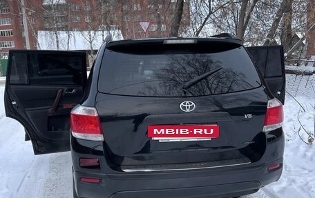 Toyota Highlander III, 2012 год, 2 100 000 рублей, 10 фотография