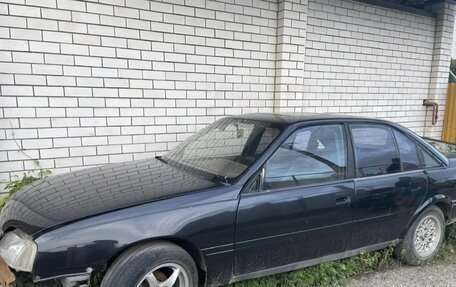 Opel Omega A, 1988 год, 100 000 рублей, 1 фотография