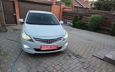 Hyundai Solaris II рестайлинг, 2015 год, 1 000 000 рублей, 6 фотография
