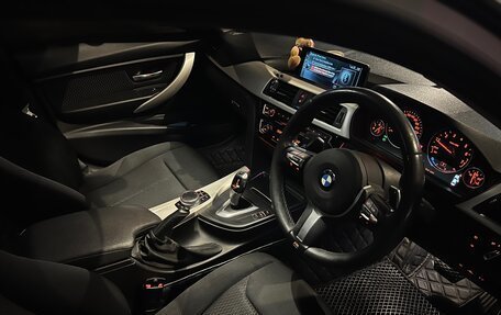 BMW 3 серия, 2017 год, 1 700 000 рублей, 16 фотография