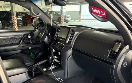 Toyota Land Cruiser 200, 2017 год, 6 300 000 рублей, 10 фотография