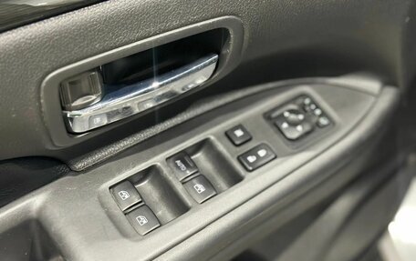 Mitsubishi Outlander III рестайлинг 3, 2018 год, 2 240 000 рублей, 12 фотография