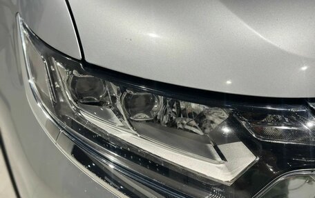 Mitsubishi Outlander III рестайлинг 3, 2018 год, 2 240 000 рублей, 10 фотография
