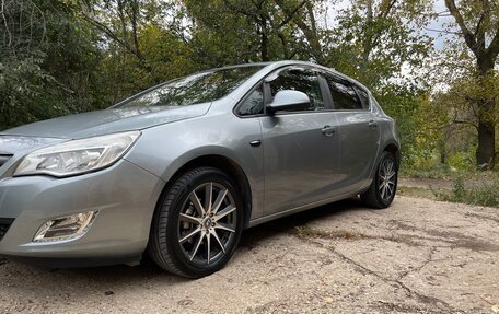 Opel Astra J, 2010 год, 600 000 рублей, 8 фотография