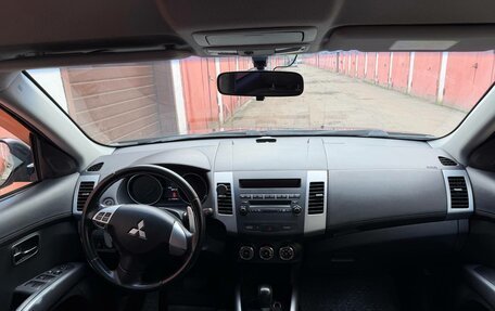 Mitsubishi Outlander III рестайлинг 3, 2011 год, 1 000 070 рублей, 4 фотография