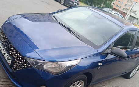 Hyundai Solaris II рестайлинг, 2021 год, 1 350 000 рублей, 5 фотография