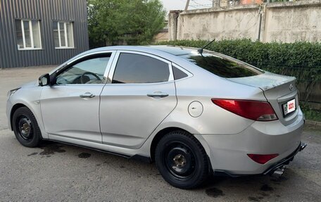 Hyundai Solaris II рестайлинг, 2014 год, 450 000 рублей, 23 фотография