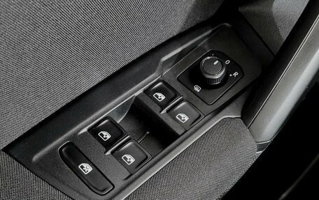 Volkswagen Tiguan II, 2018 год, 2 030 000 рублей, 10 фотография