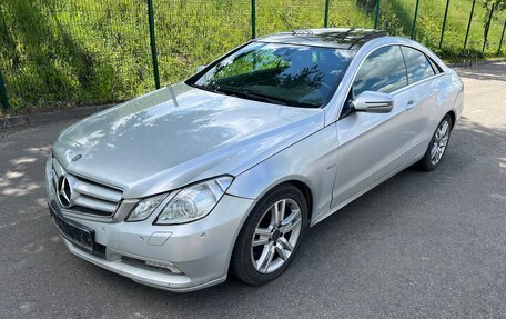 Mercedes-Benz E-Класс, 2009 год, 1 450 000 рублей, 1 фотография