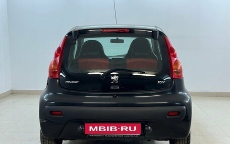 Peugeot 107 I рестайлинг, 2011 год, 525 000 рублей, 3 фотография