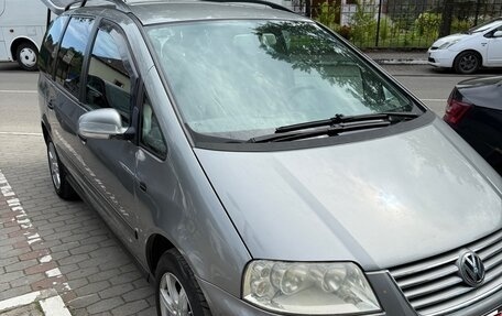 Volkswagen Sharan I рестайлинг, 2004 год, 700 000 рублей, 2 фотография