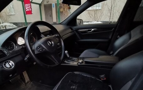 Mercedes-Benz C-Класс, 2011 год, 890 000 рублей, 9 фотография