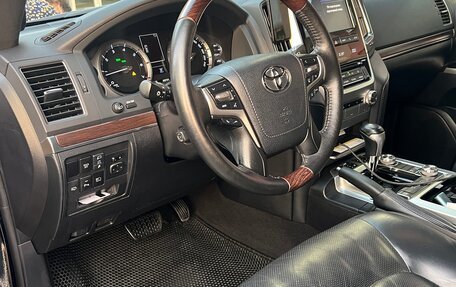 Toyota Land Cruiser 200, 2019 год, 6 100 000 рублей, 4 фотография