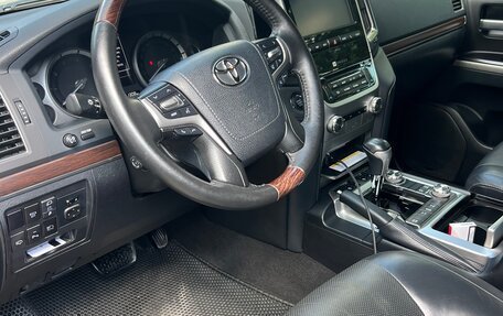 Toyota Land Cruiser 200, 2019 год, 6 100 000 рублей, 5 фотография