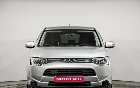 Mitsubishi Outlander III рестайлинг 3, 2013 год, 930 000 рублей, 2 фотография