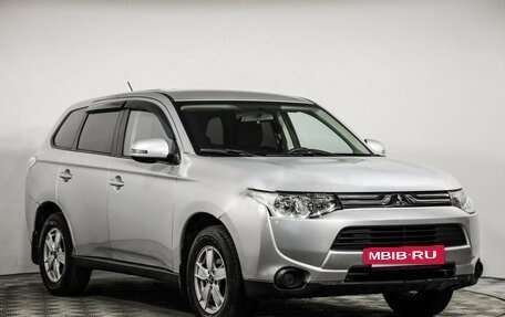 Mitsubishi Outlander III рестайлинг 3, 2013 год, 930 000 рублей, 3 фотография
