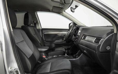 Mitsubishi Outlander III рестайлинг 3, 2013 год, 930 000 рублей, 17 фотография