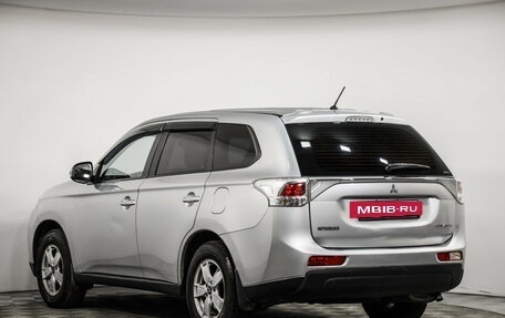 Mitsubishi Outlander III рестайлинг 3, 2013 год, 930 000 рублей, 8 фотография