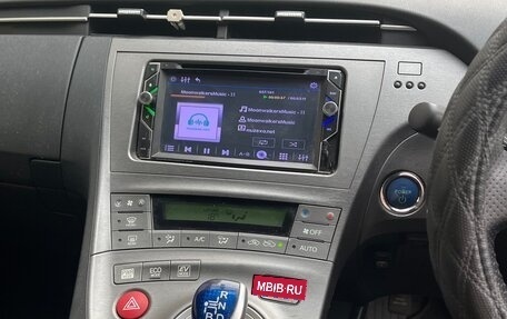 Toyota Prius, 2013 год, 900 000 рублей, 11 фотография