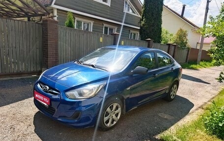 Hyundai Solaris II рестайлинг, 2011 год, 530 000 рублей, 3 фотография
