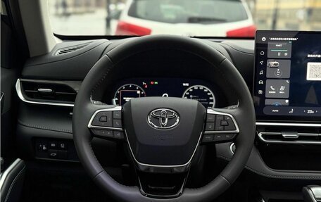 Toyota Highlander, 2026 год, 4 999 999 рублей, 27 фотография