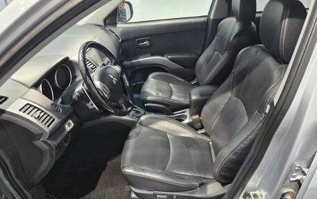 Mitsubishi Outlander III рестайлинг 3, 2011 год, 1 150 000 рублей, 10 фотография