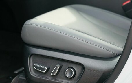 Toyota RAV4, 2026 год, 3 890 000 рублей, 24 фотография