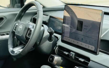 Toyota RAV4, 2026 год, 3 890 000 рублей, 27 фотография