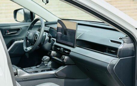 Toyota RAV4, 2026 год, 3 890 000 рублей, 26 фотография
