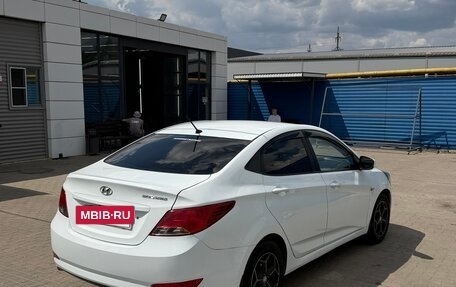 Hyundai Solaris II рестайлинг, 2015 год, 650 000 рублей, 4 фотография