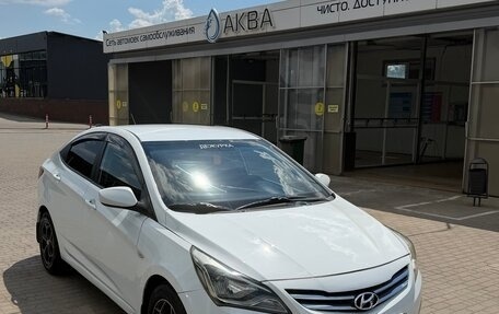 Hyundai Solaris II рестайлинг, 2015 год, 650 000 рублей, 3 фотография