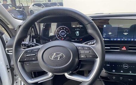 Hyundai Elantra, 2023 год, 1 520 000 рублей, 10 фотография