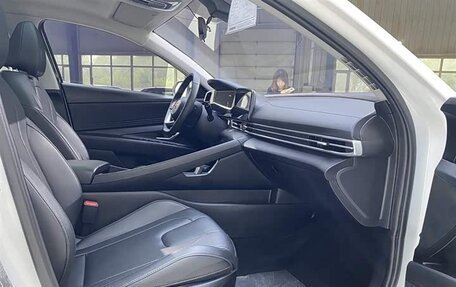 Hyundai Elantra, 2023 год, 1 520 000 рублей, 12 фотография