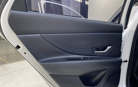 Hyundai Elantra, 2023 год, 1 520 000 рублей, 16 фотография