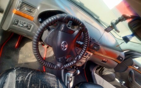 Toyota Avensis III рестайлинг, 2006 год, 600 000 рублей, 24 фотография