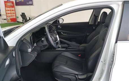 Hyundai Elantra, 2023 год, 1 450 000 рублей, 7 фотография