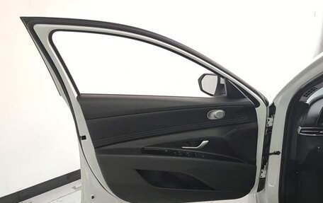 Hyundai Elantra, 2023 год, 1 450 000 рублей, 9 фотография