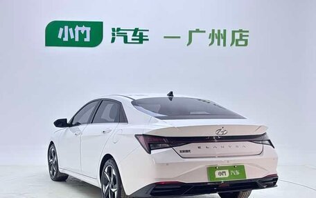 Hyundai Elantra, 2022 год, 1 580 000 рублей, 3 фотография