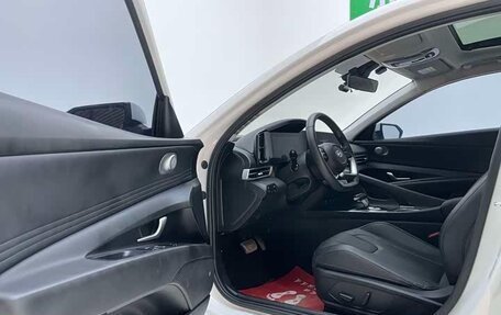 Hyundai Elantra, 2022 год, 1 580 000 рублей, 6 фотография