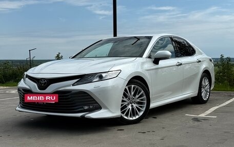 Toyota Camry, 2019 год, 3 000 000 рублей, 8 фотография
