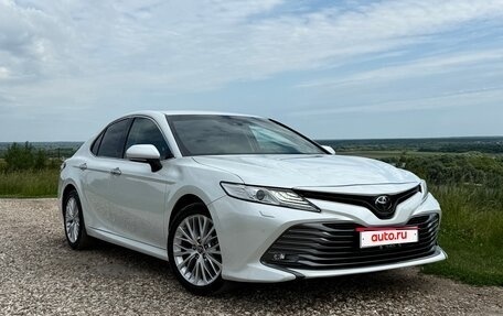 Toyota Camry, 2019 год, 3 000 000 рублей, 1 фотография