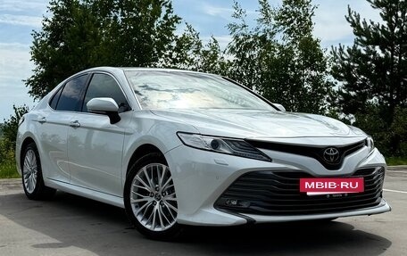 Toyota Camry, 2019 год, 3 000 000 рублей, 9 фотография