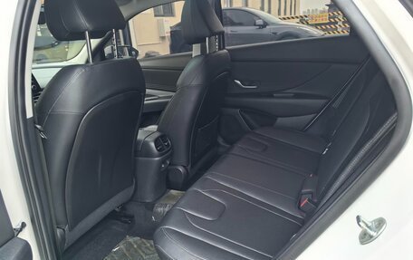 Hyundai Elantra, 2022 год, 1 547 700 рублей, 8 фотография