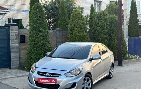 Hyundai Solaris II рестайлинг, 2011 год, 370 000 рублей, 2 фотография