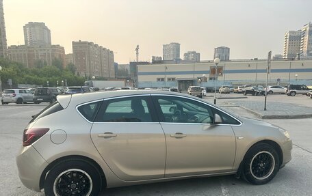 Opel Astra J, 2011 год, 640 000 рублей, 5 фотография