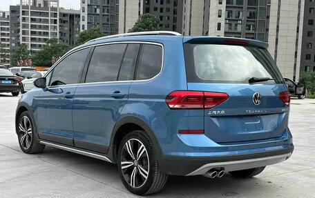 Volkswagen Touran III, 2021 год, 1 649 660 рублей, 4 фотография