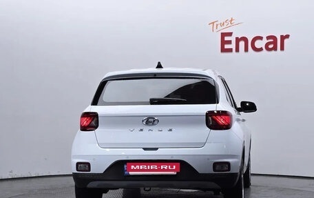Hyundai Venue I, 2022 год, 1 700 000 рублей, 4 фотография