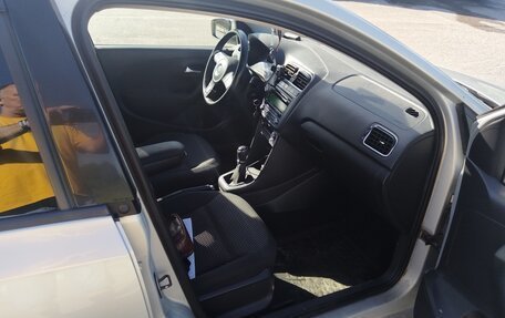 Volkswagen Polo VI (EU Market), 2012 год, 700 000 рублей, 7 фотография