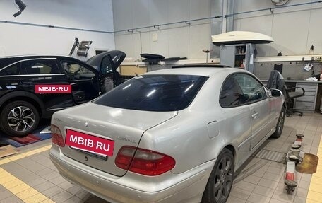 Mercedes-Benz CLK-Класс, 2000 год, 455 000 рублей, 3 фотография